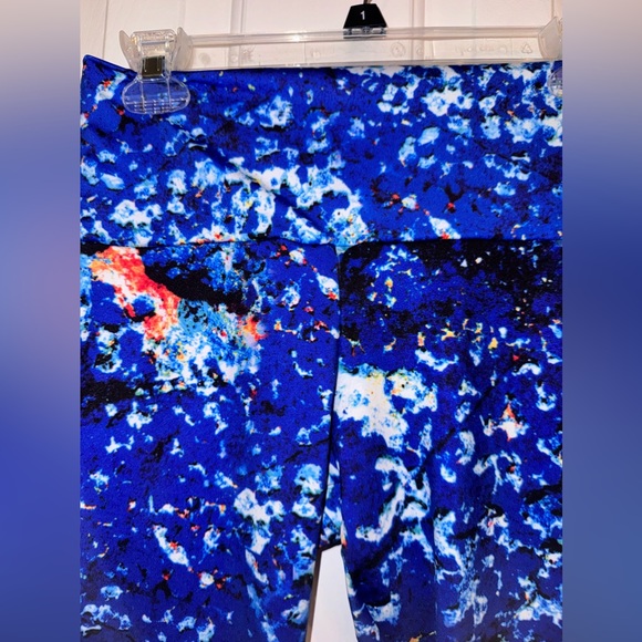 New Agstract Apparel leggings in vibrant colors, blue white red size medium - Picture 2 of 6